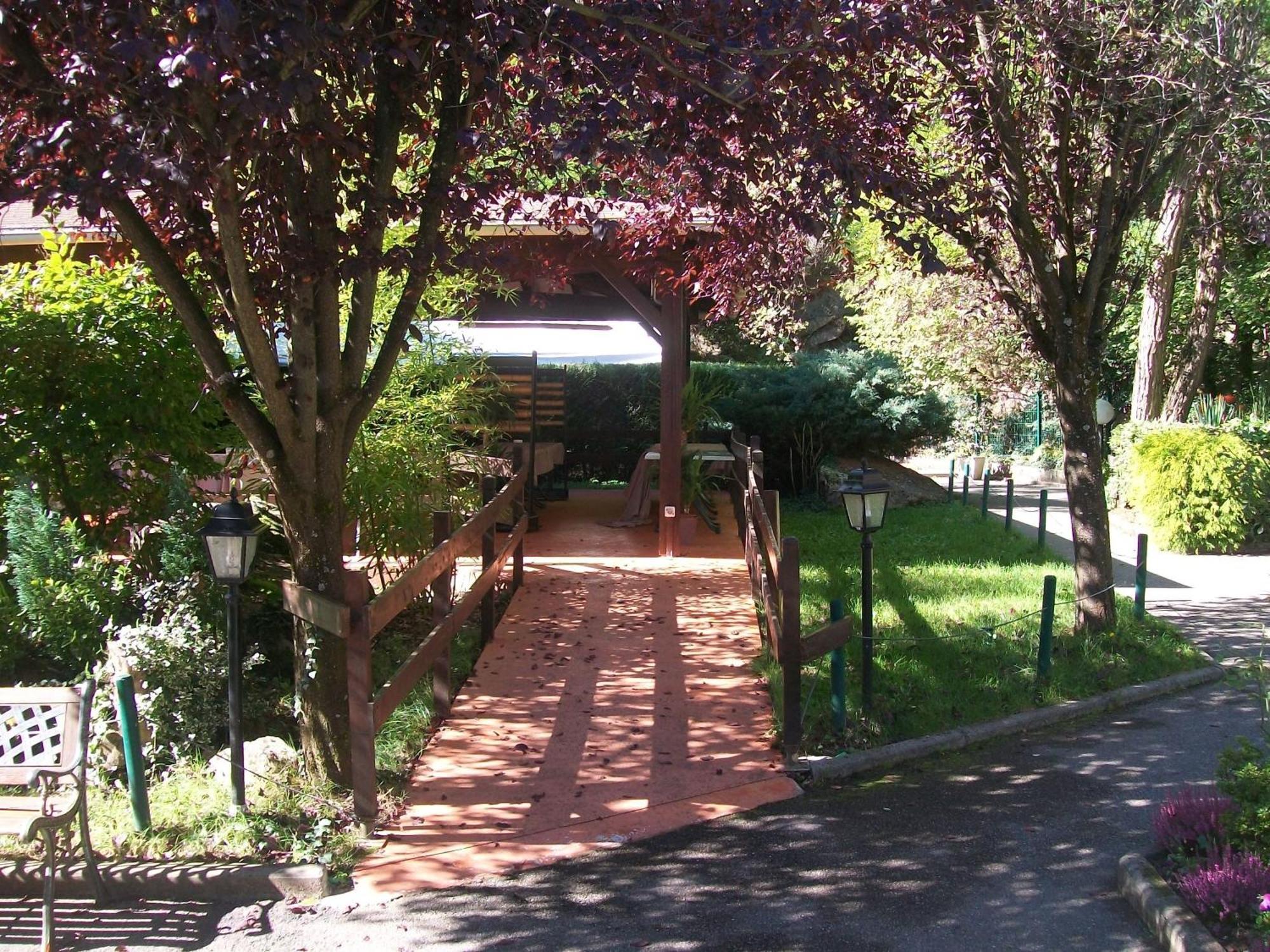 Saint-Genis-les-Ollières Hotellerie De La Cascade מראה חיצוני תמונה